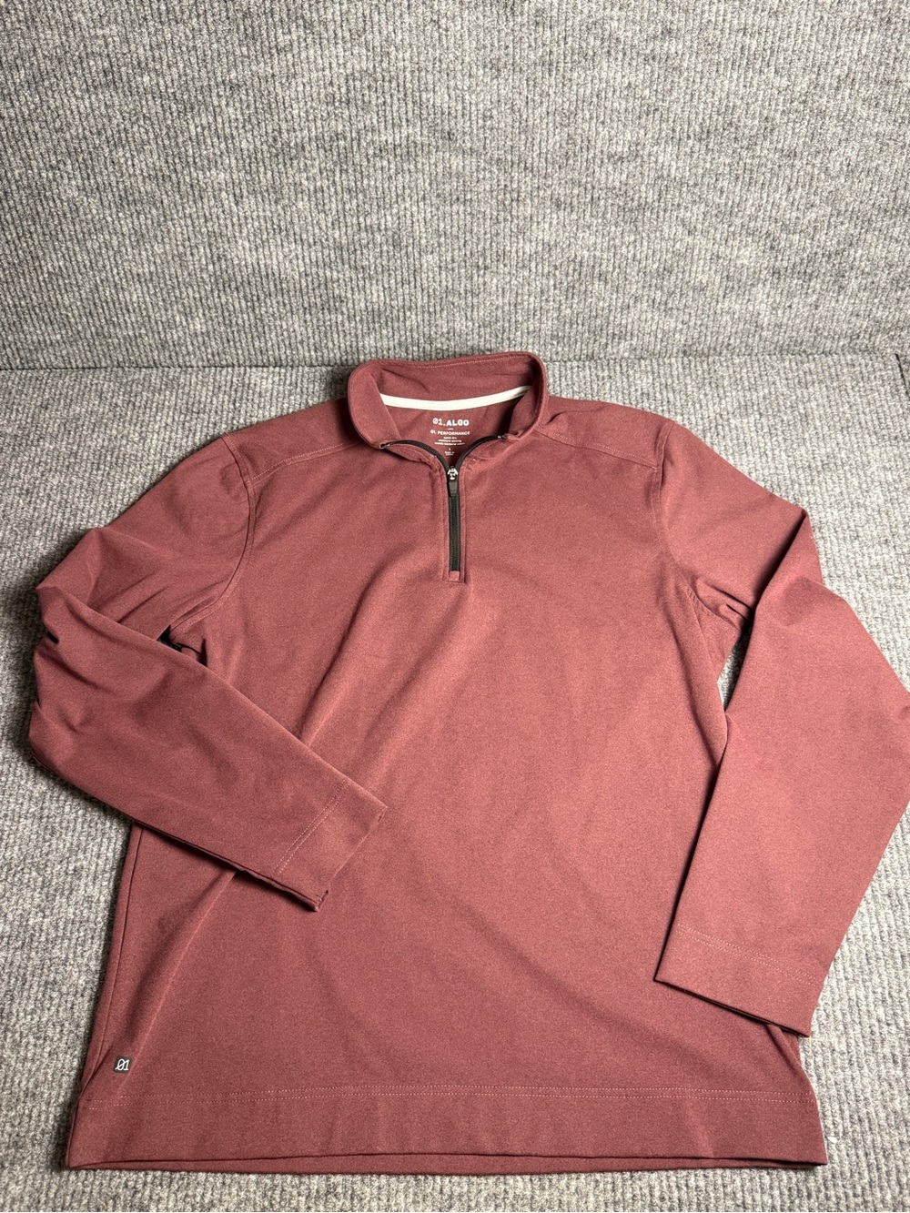 01 Algo Quarter Zip-Front Long Sleeve Pullover in Heather Maroon Size Largr
